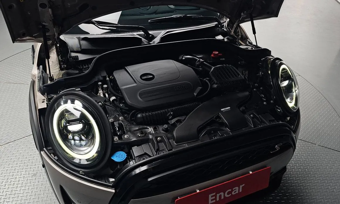 Mini Cooper Convertible 2023 из KR, фото 7