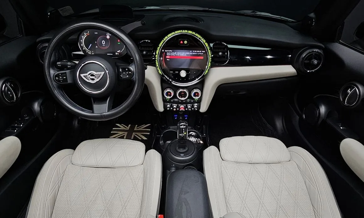 Mini Cooper Convertible 2023 из KR, фото 10