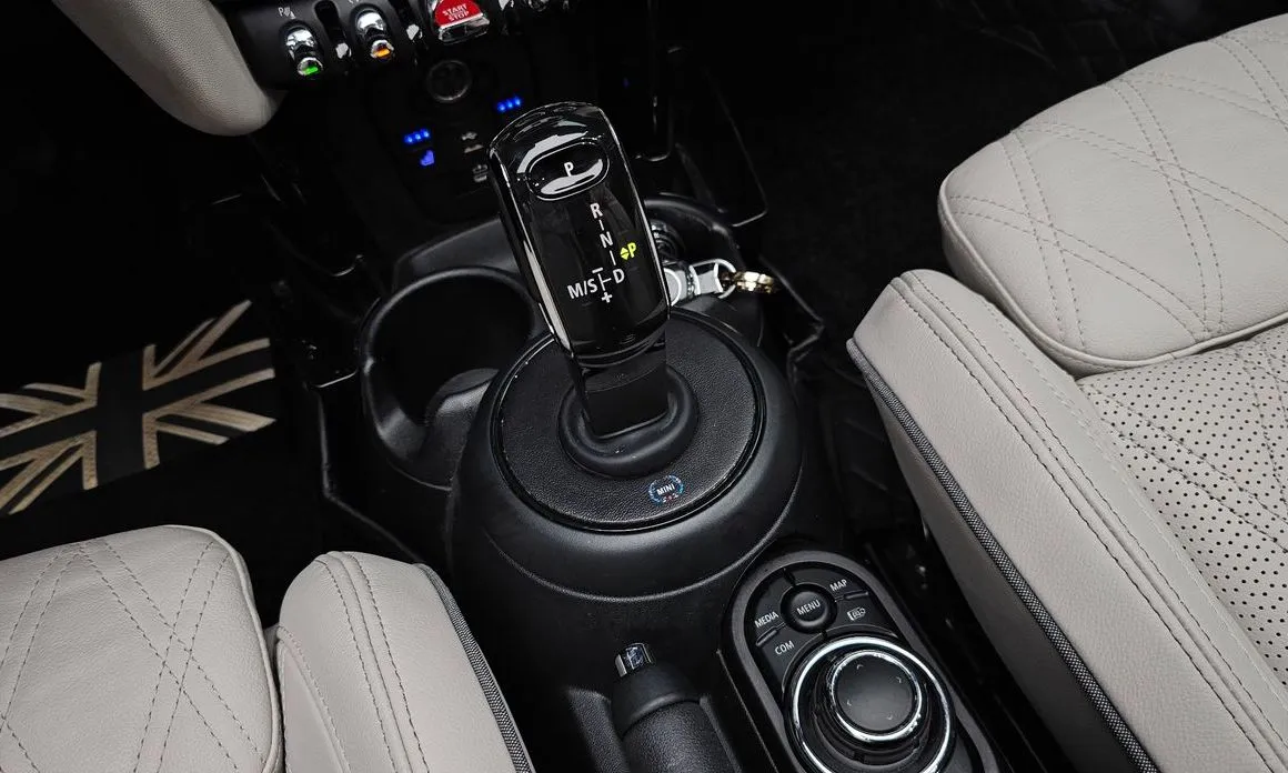 Mini Cooper Convertible 2023 из KR, фото 6