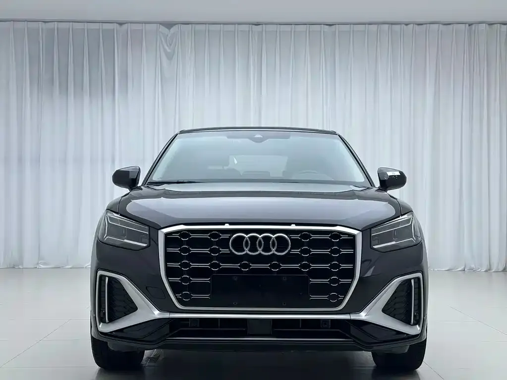 Audi Q2L — фото 3
