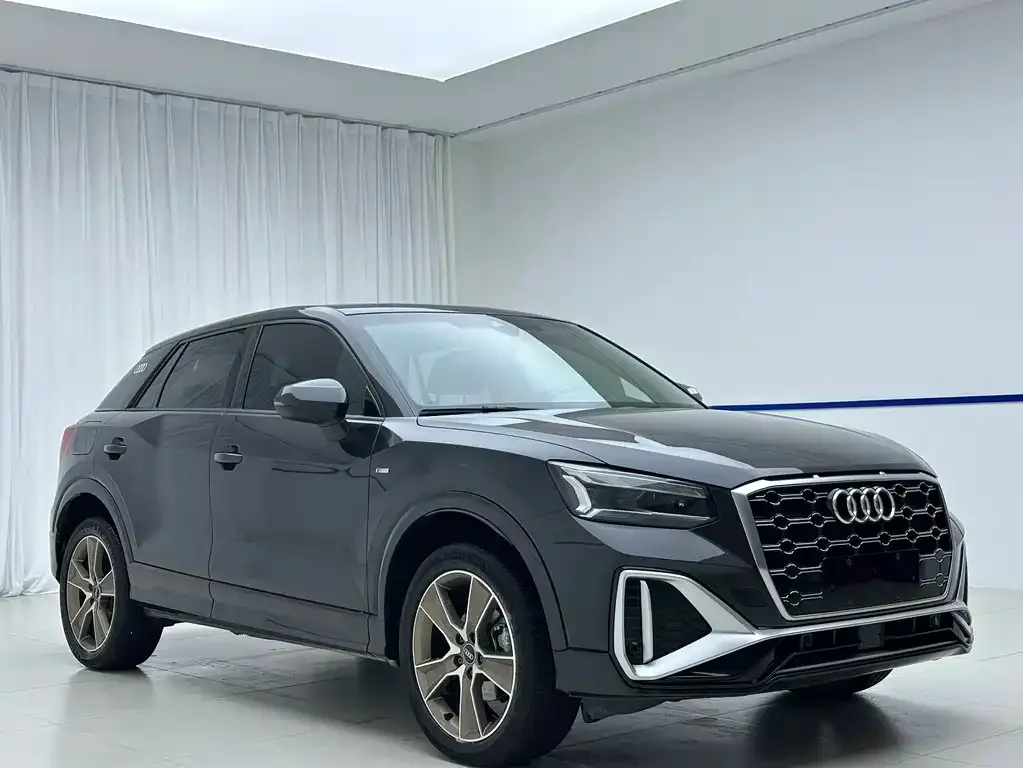 Audi Q2L — фото 4
