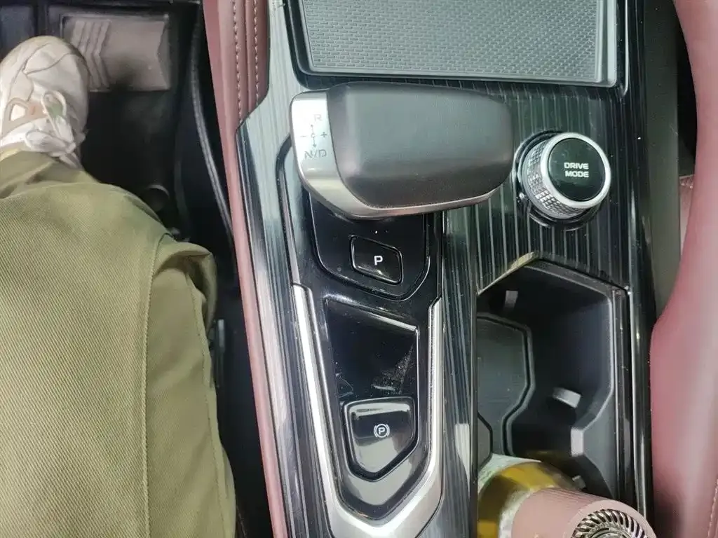 Geely Xingyue L 2023 из CN, фото 10
