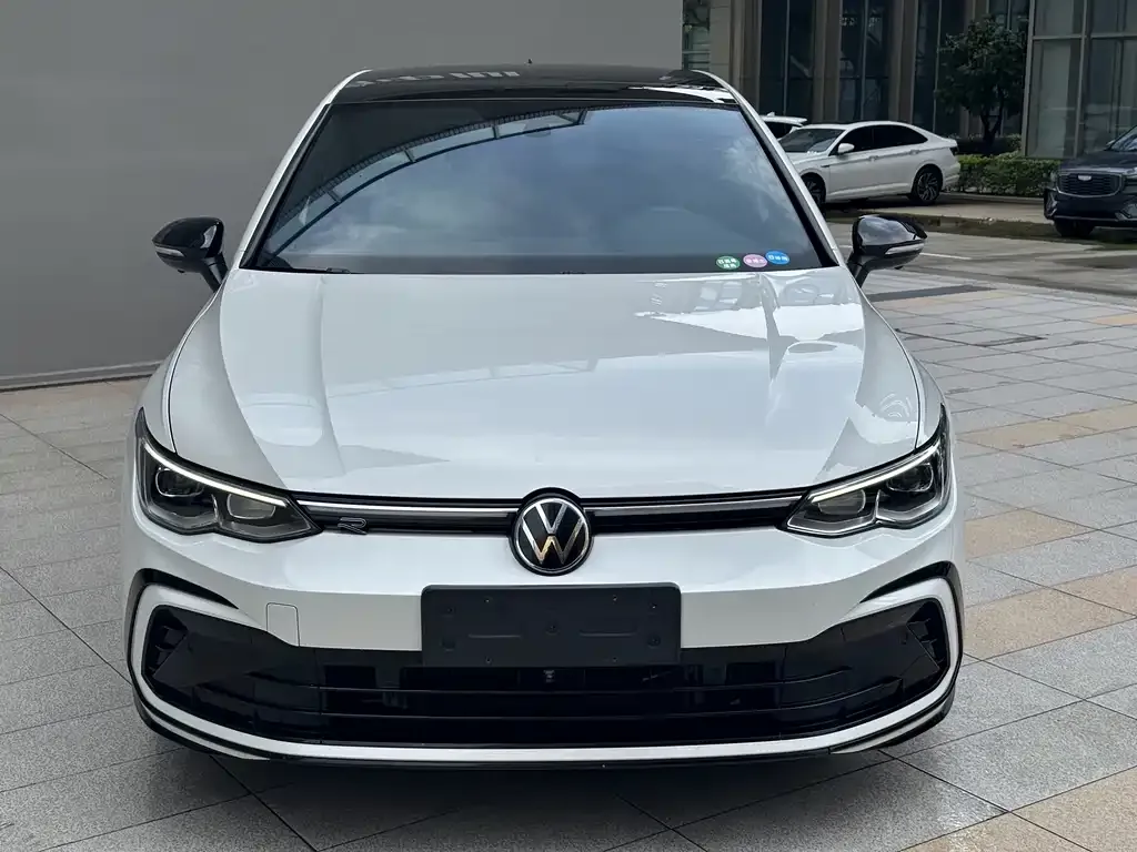 Volkswagen Golf 2023 из CN, фото 9