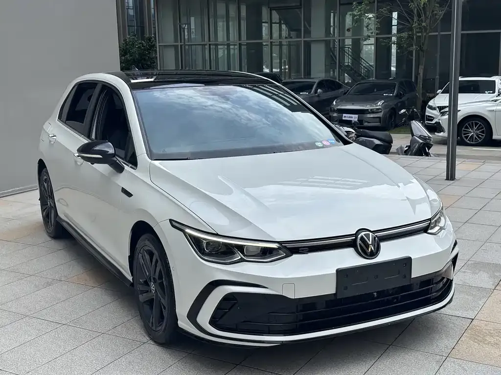 Volkswagen Golf 2023 из CN, фото 3