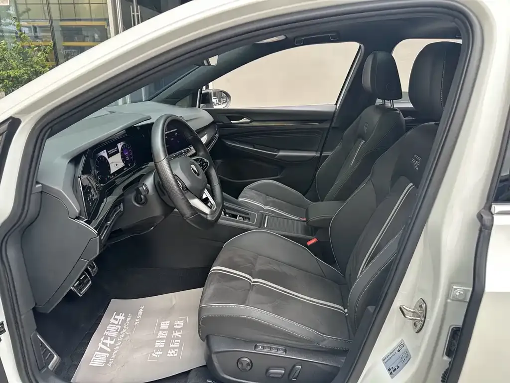 Volkswagen Golf 2023 из CN, фото 6