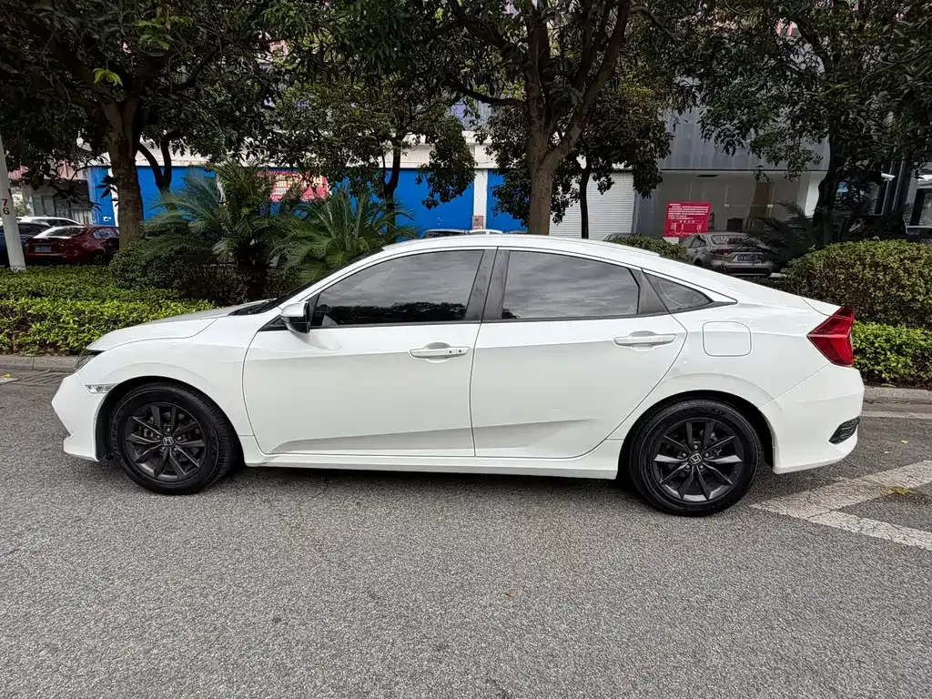 Honda Civic — фото 9
