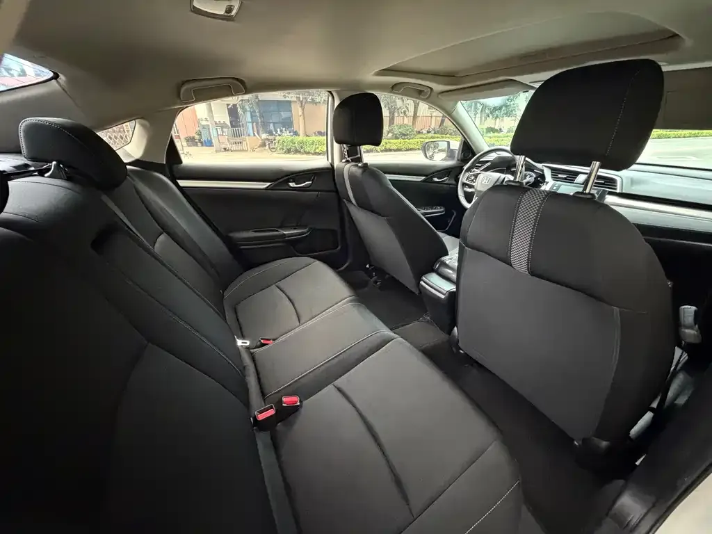 Honda Civic — фото 8