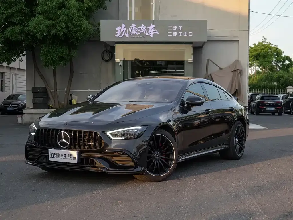 Mercedes-Benz AMG GT — фото 1