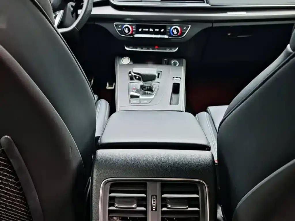 Audi Q5L 2024 из CN, фото 2