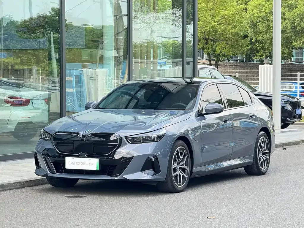 BMW i5