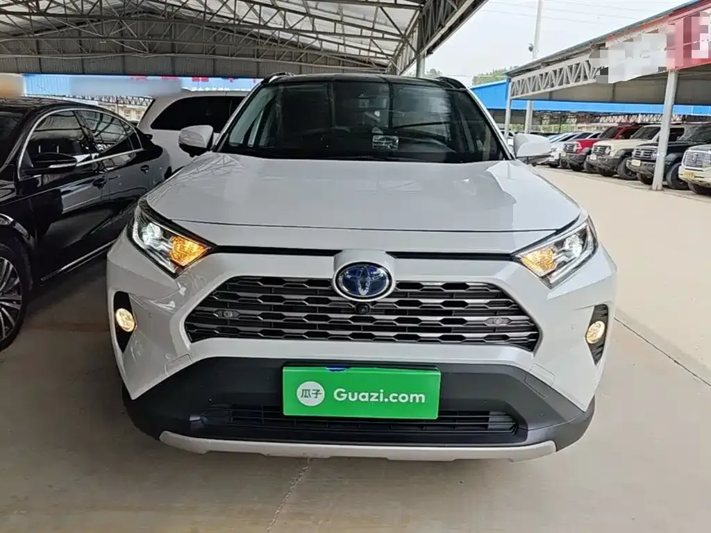 Toyota RAV4 — фото 6