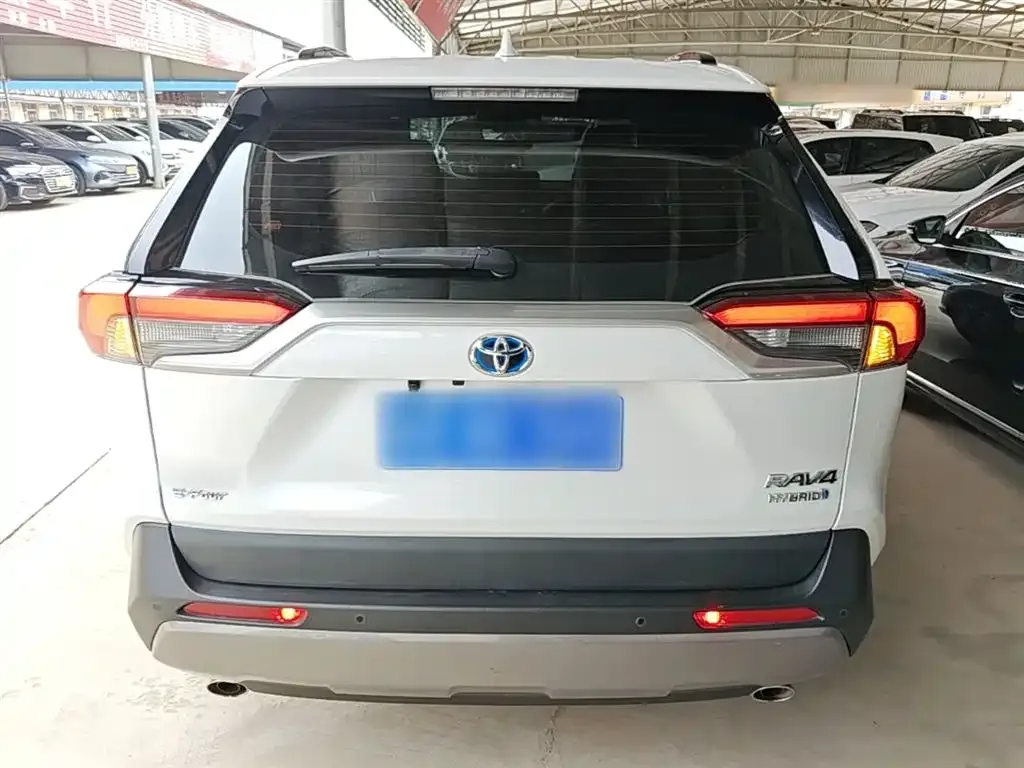 Toyota RAV4 — фото 3