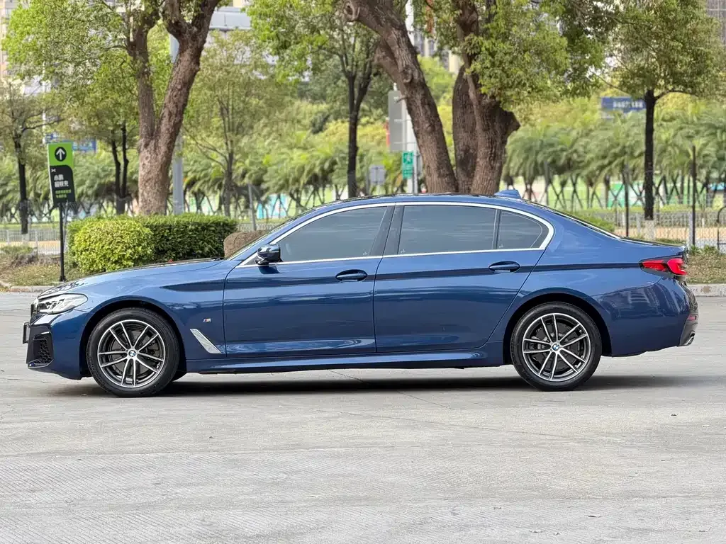 BMW 5 Series — фото 4