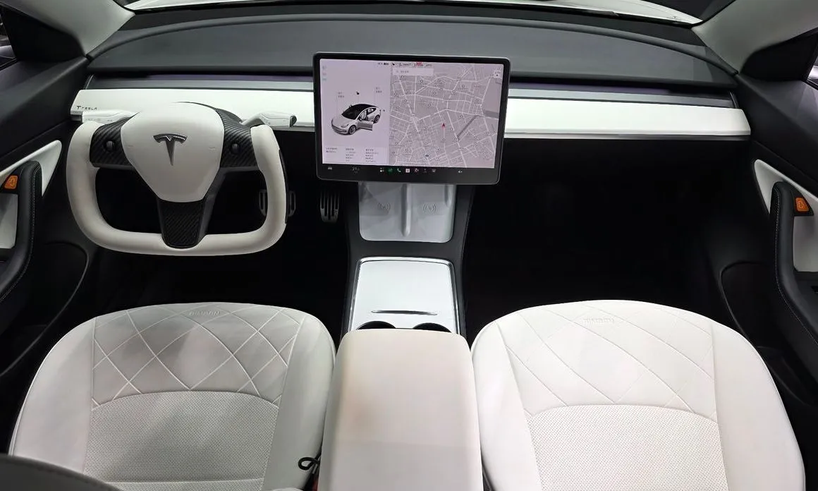 Tesla Model 3 — фото 10
