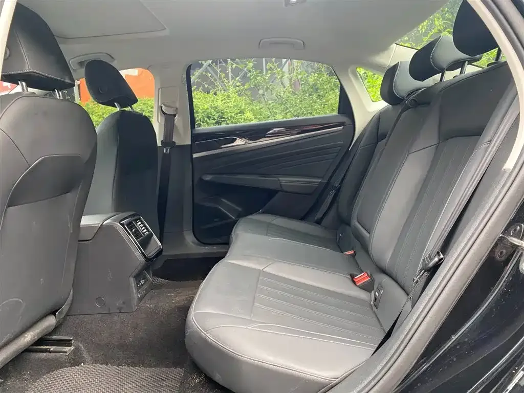 Volkswagen Passat — фото 6