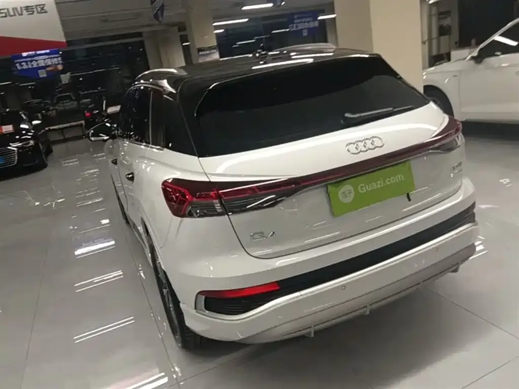 Audi Q4 e-tron — фото 9
