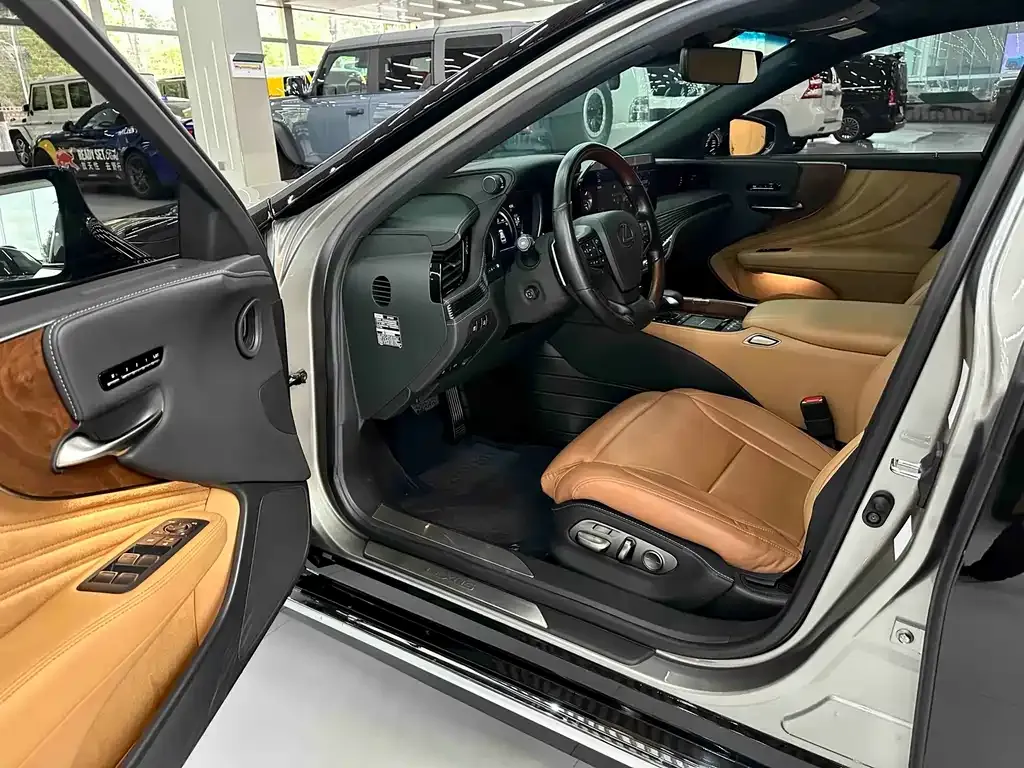 Lexus LS 2022 из CN, фото 3