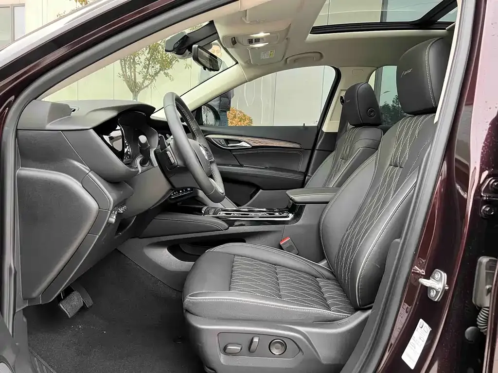Buick Envision Plus — фото 4