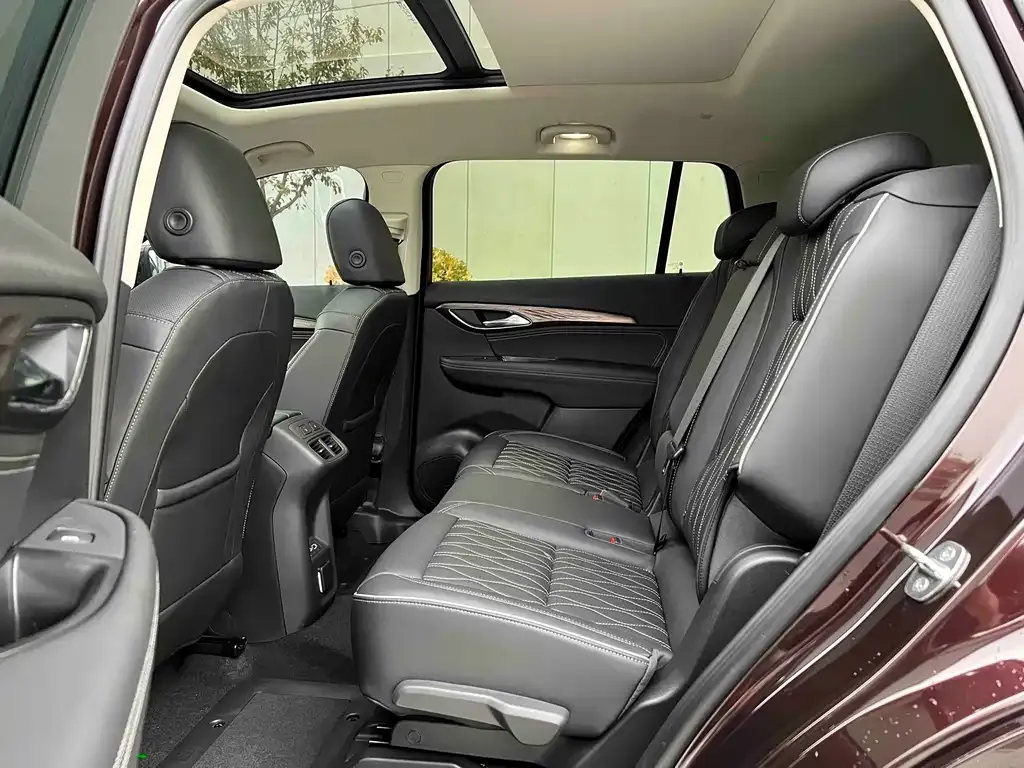 Buick Envision Plus — фото 8