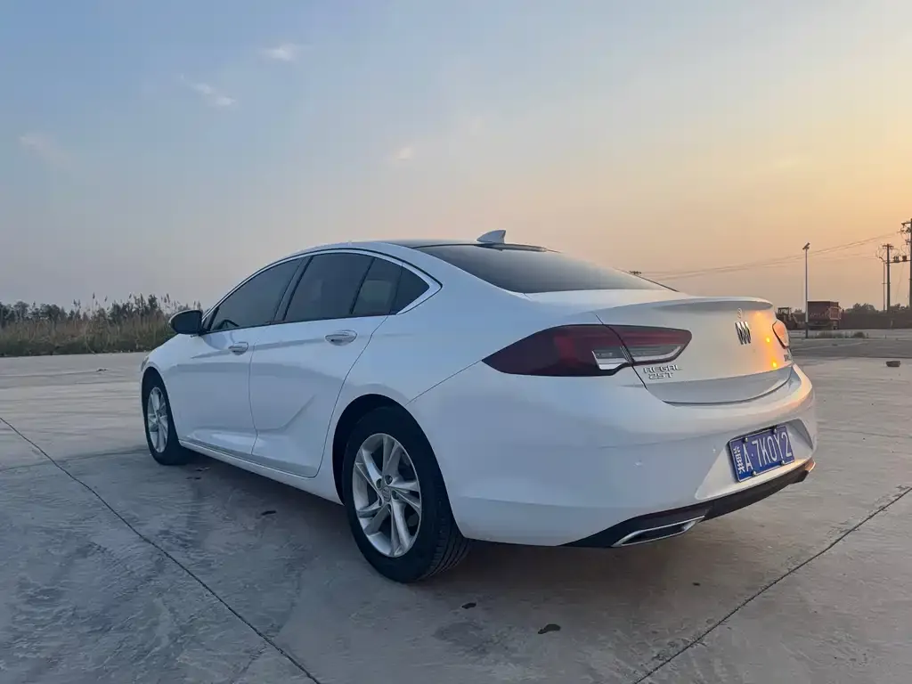 Buick Regal — фото 6