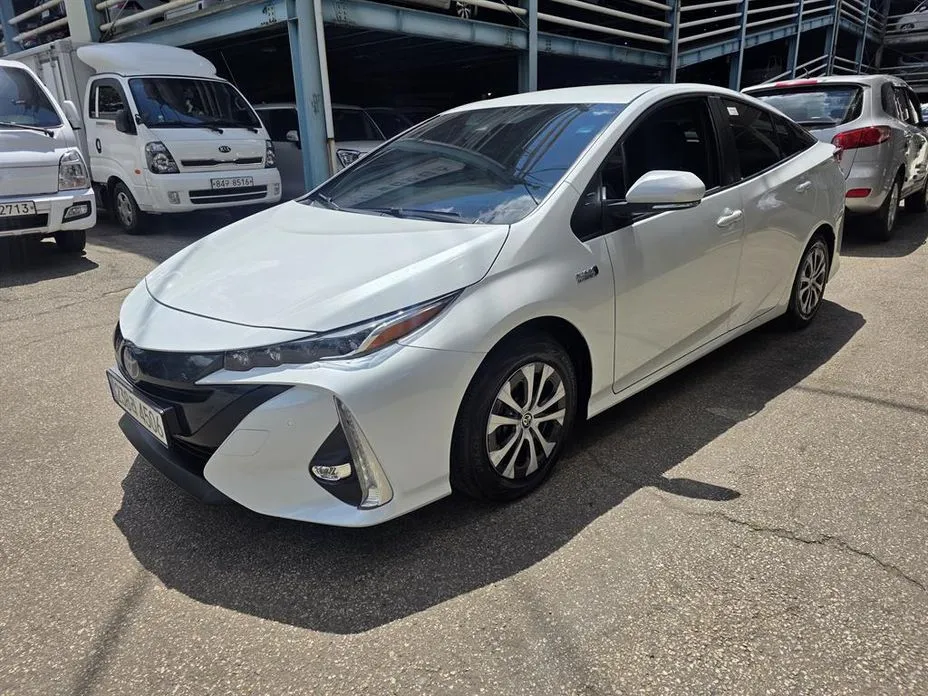 Toyota Prius 2022 из KR, фото 9