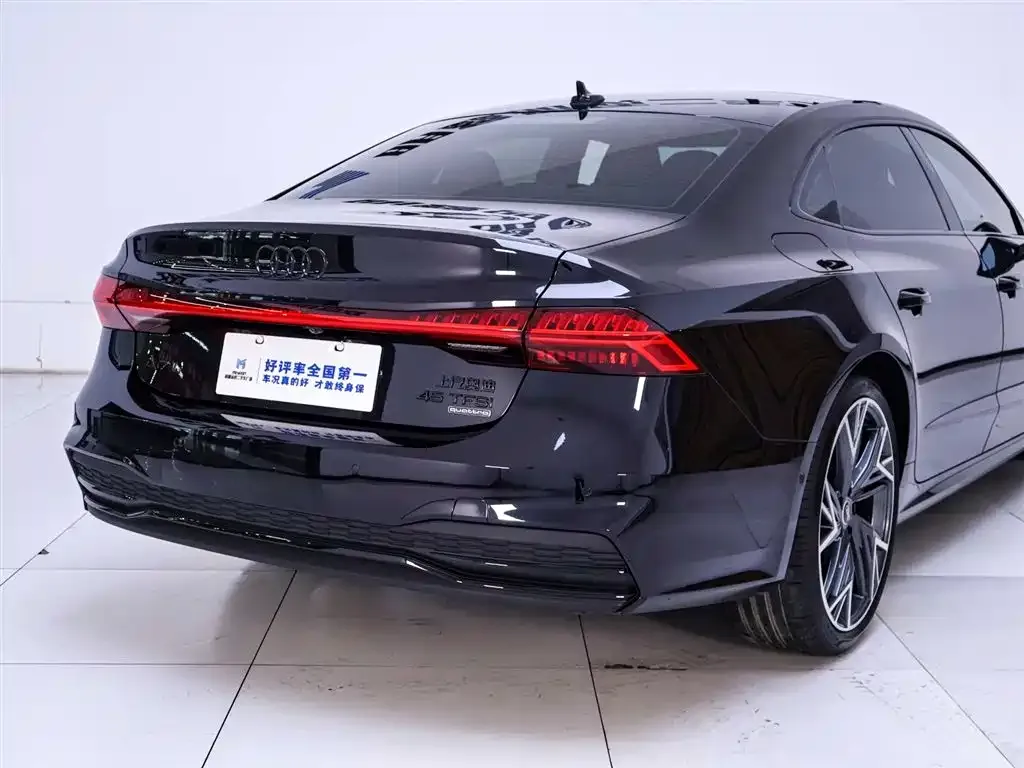 Audi A7L — фото 7
