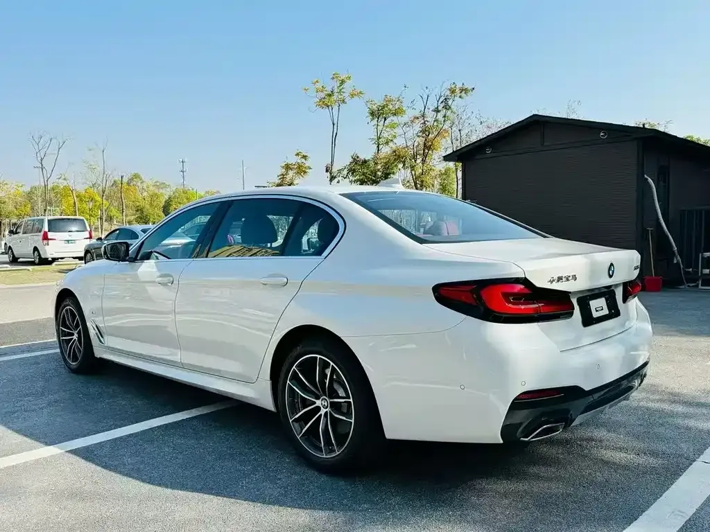 BMW 5 Series — фото 3