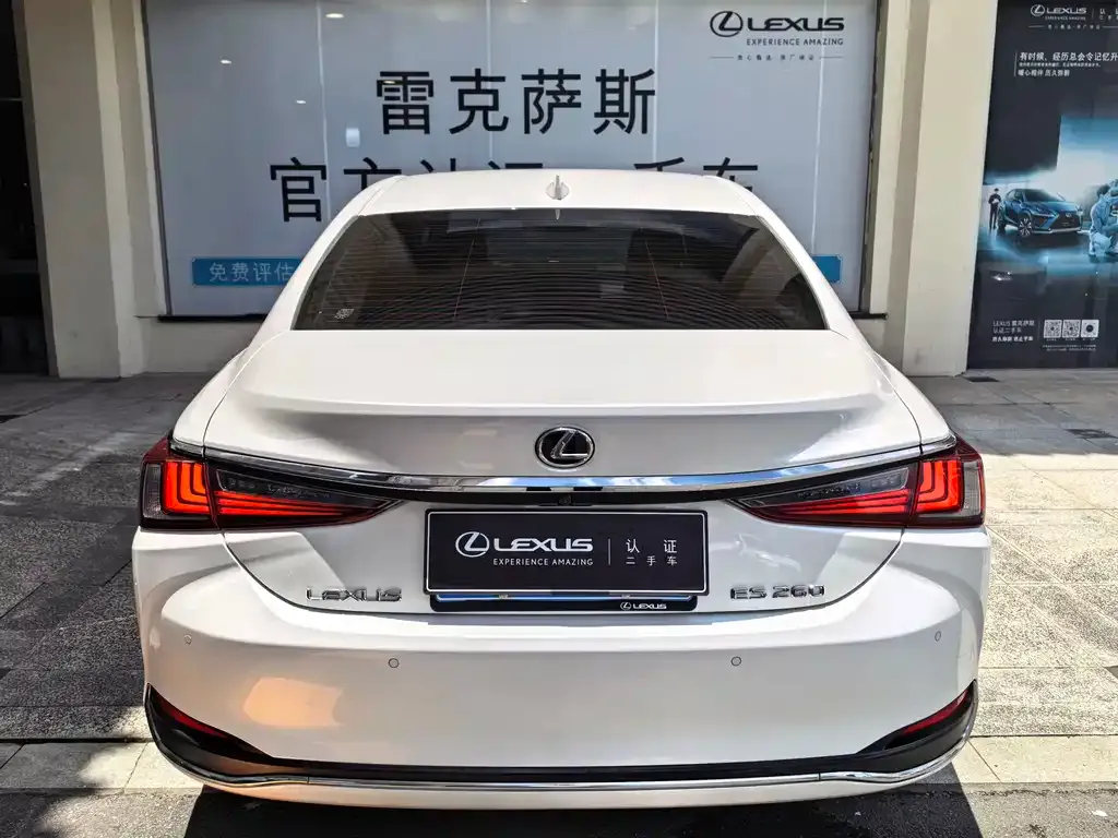 Lexus ES — фото 3