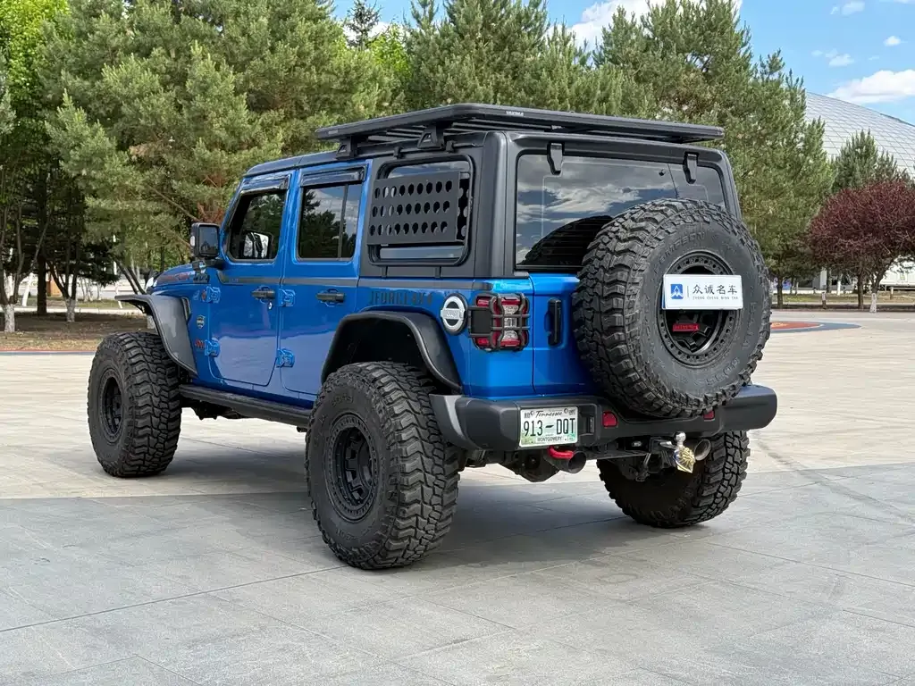 Jeep Wrangler — фото 8