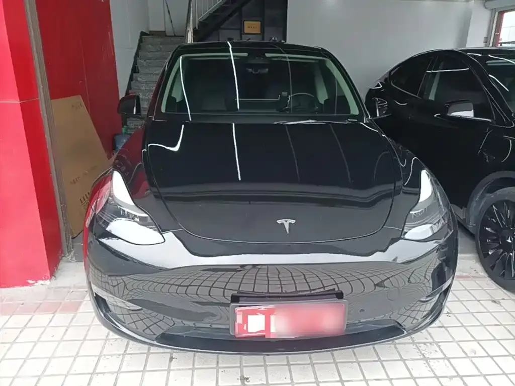 Tesla Model Y — фото 9
