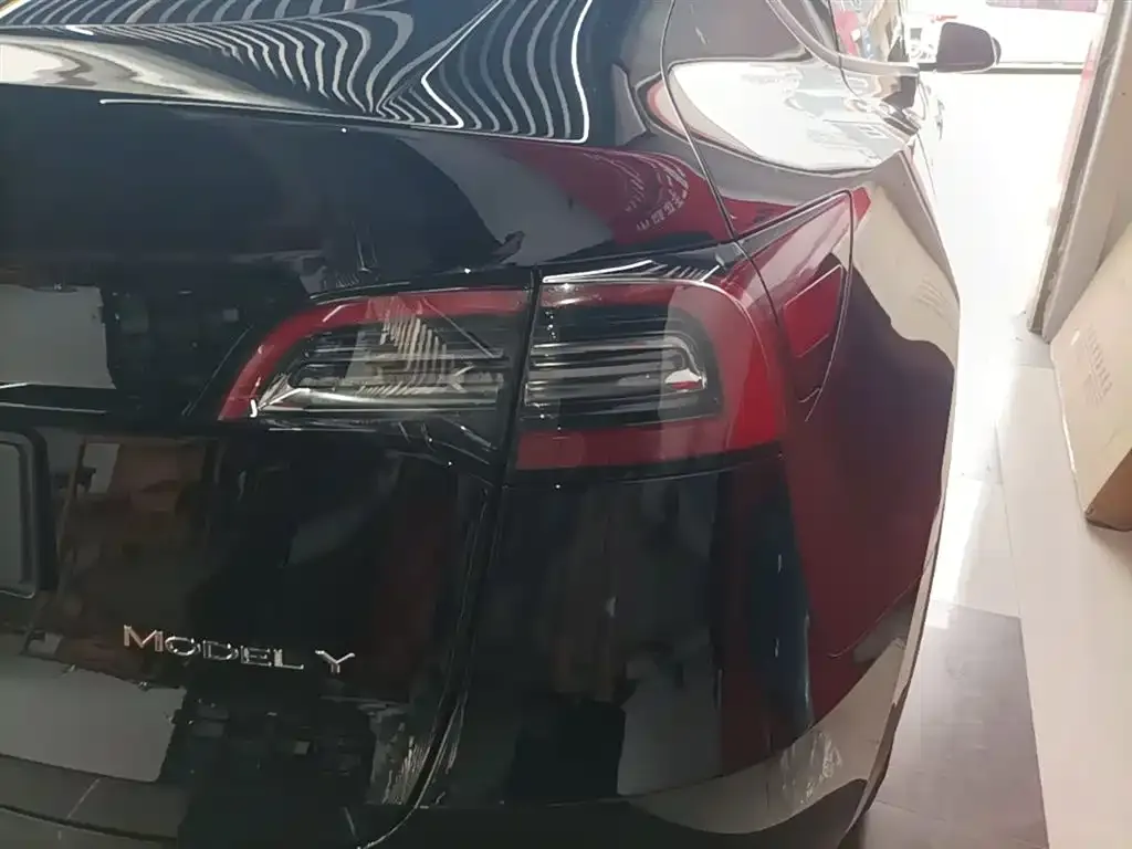 Tesla Model Y — фото 5
