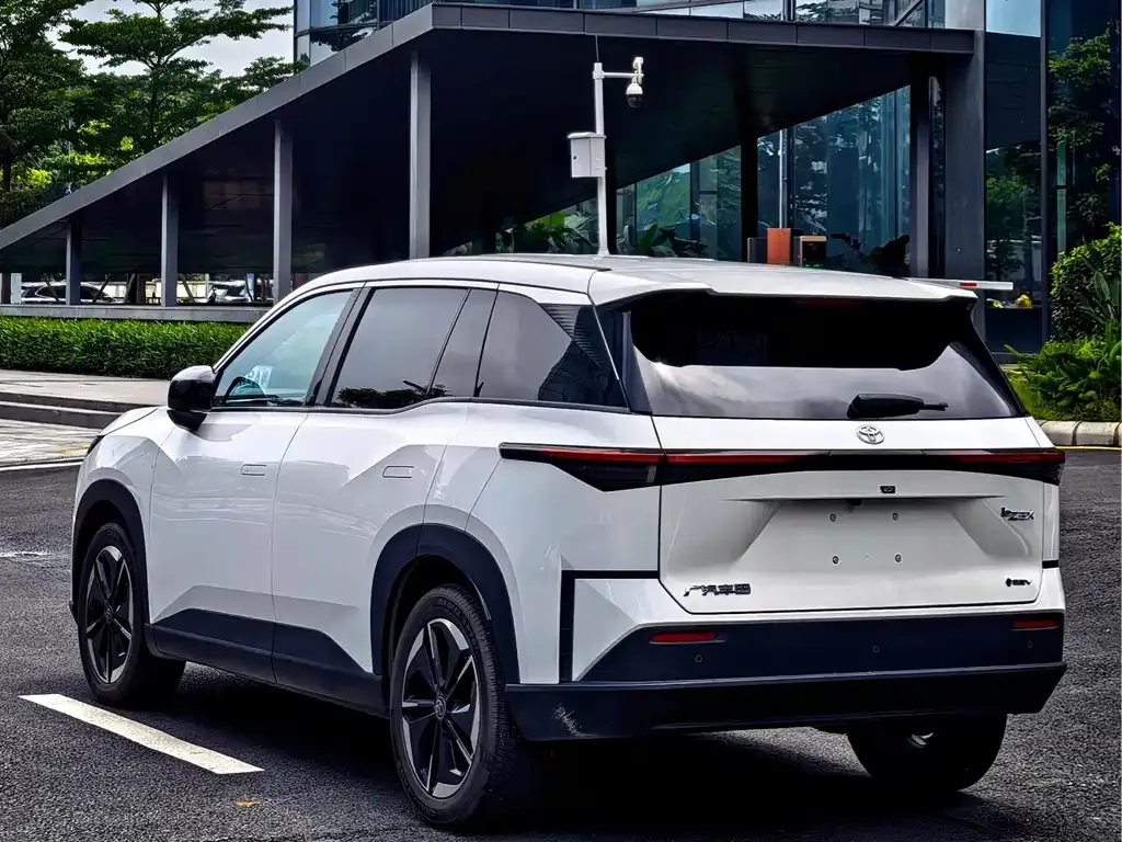 Toyota Platinum 3X 2026 из CN, фото 8