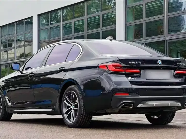 BMW 5 Series — фото 9