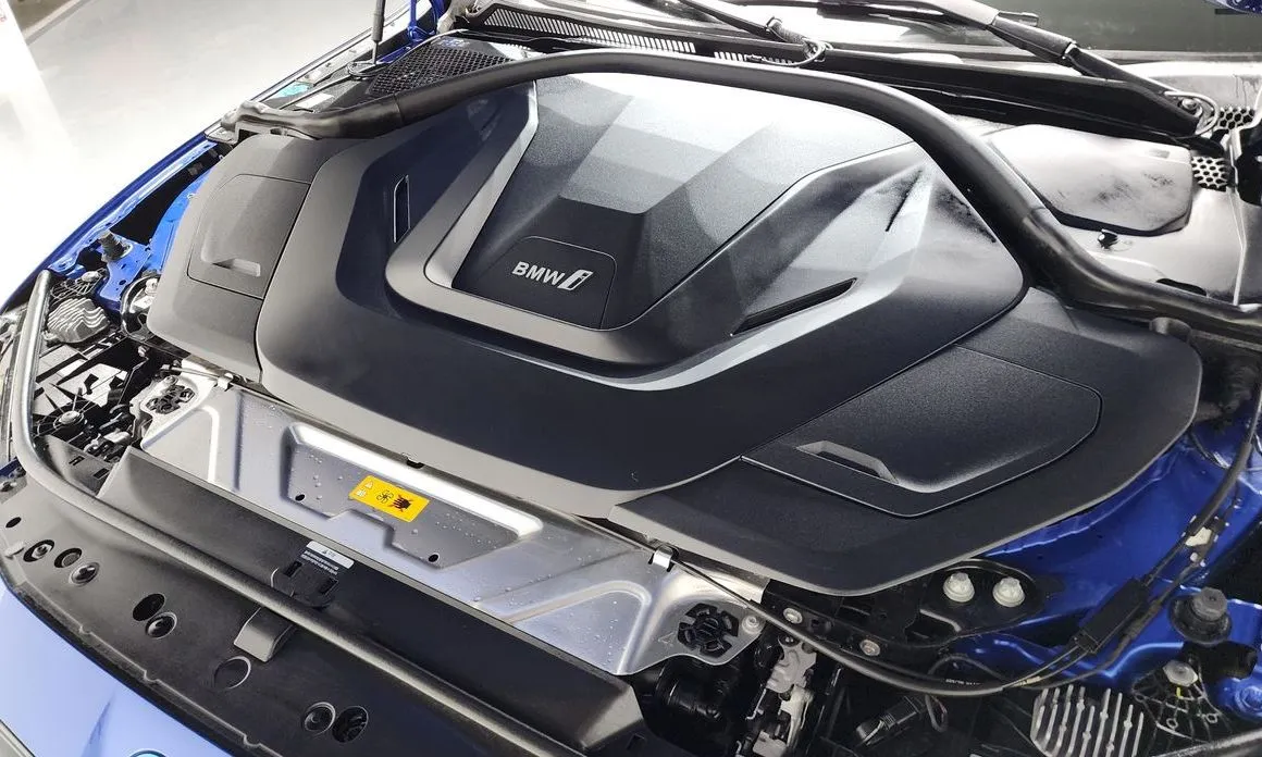 BMW i4 2024 из KR, фото 7