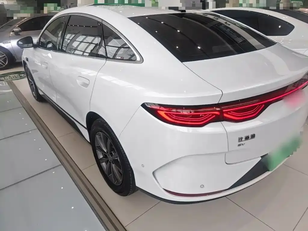 BYD Qin L — фото 8