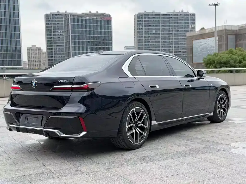 BMW 7 Series — фото 5