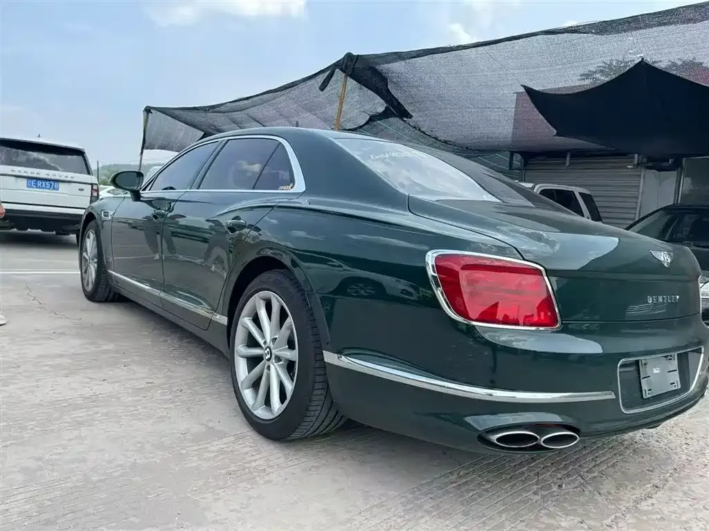 Bentley Flying Spur — фото 6