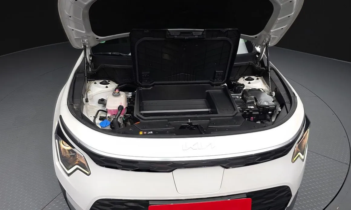 Kia Niro 2023 из KR, фото 2