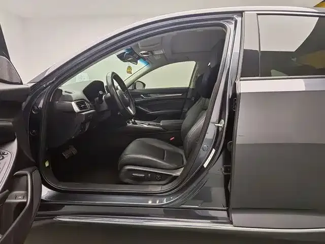 Honda Accord — фото 10