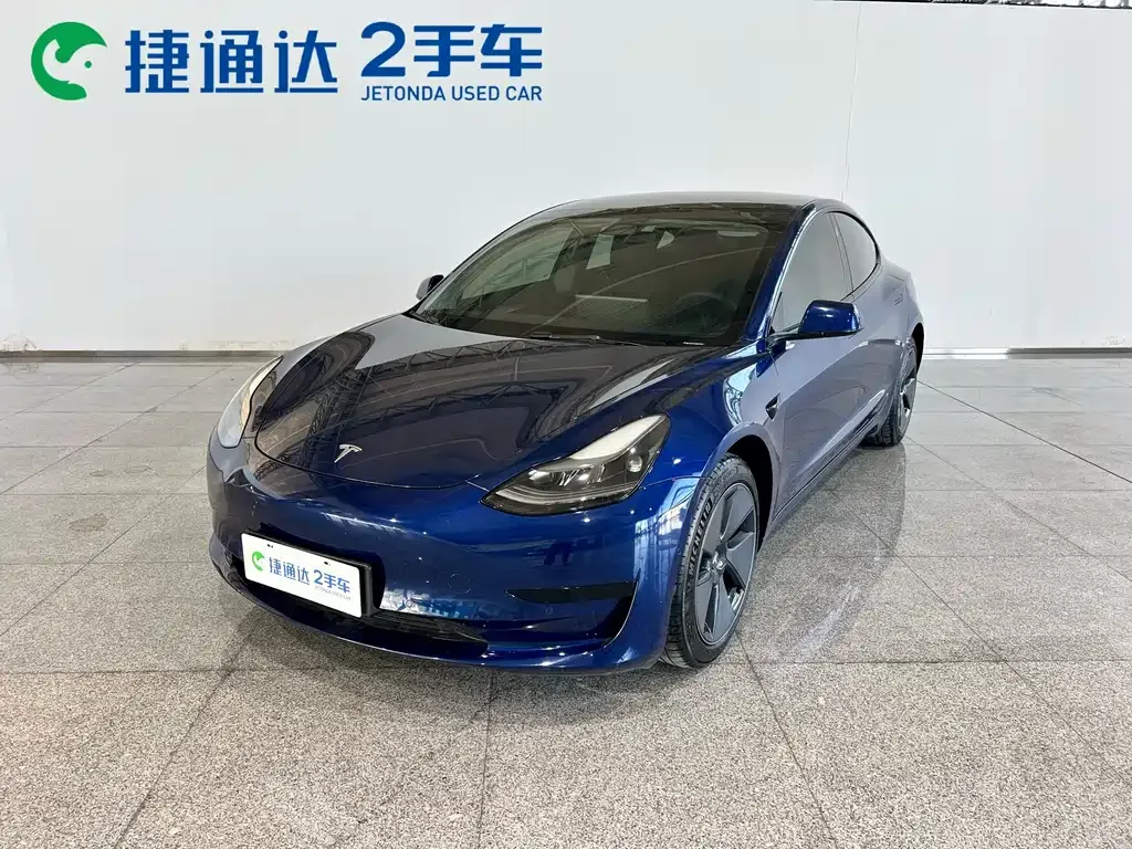 Tesla Model 3 — фото 1