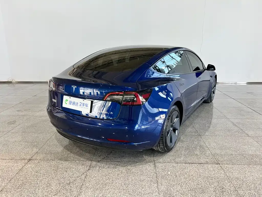 Tesla Model 3 — фото 3