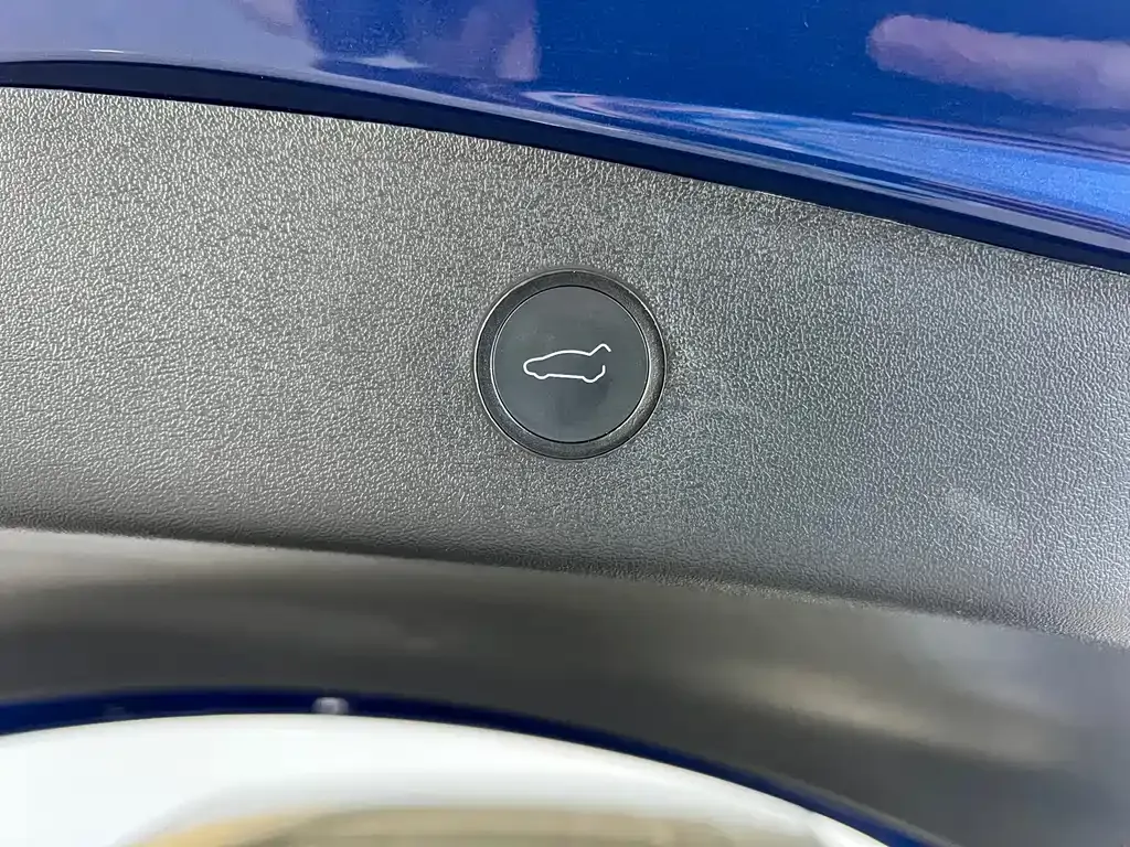 Tesla Model 3 — фото 9