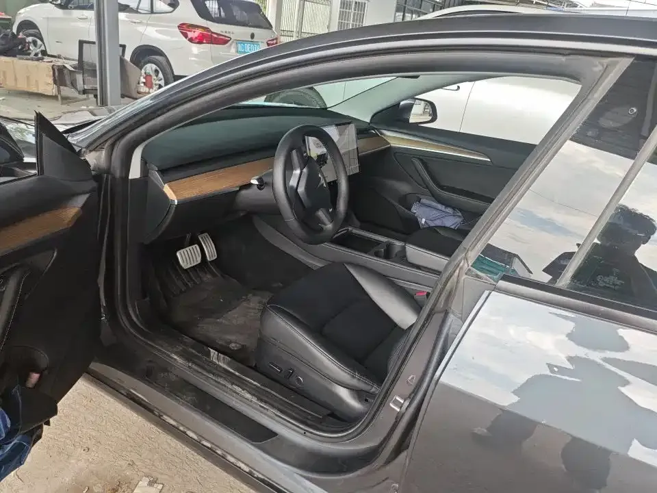 Tesla Model 3 — фото 3