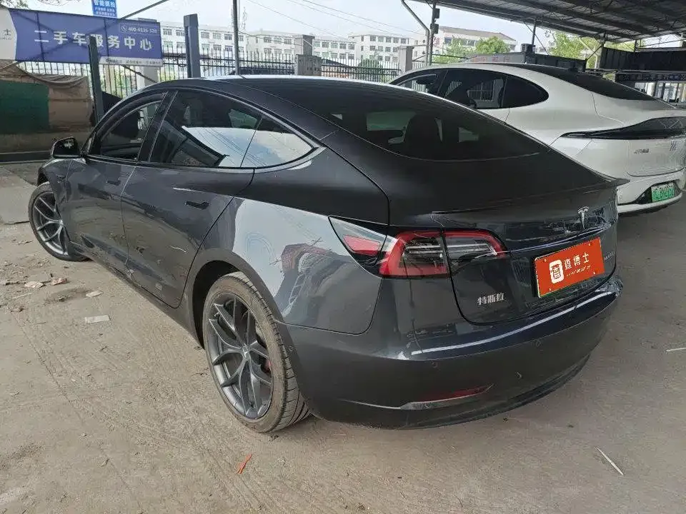 Tesla Model 3 — фото 5