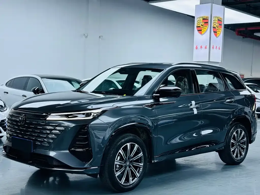 Changan CS75PLUS — фото 1