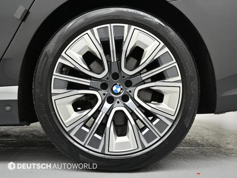BMW 7-Series 2023 из KR, фото 10