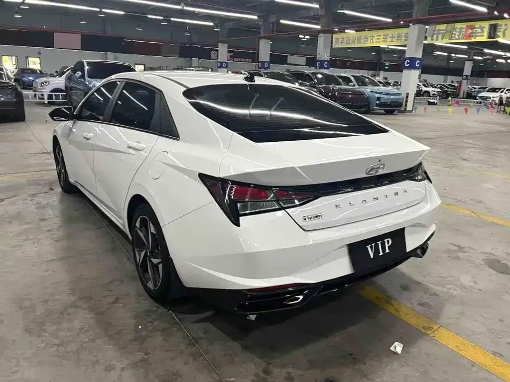 Hyundai Elantra 2022 из CN, фото 10