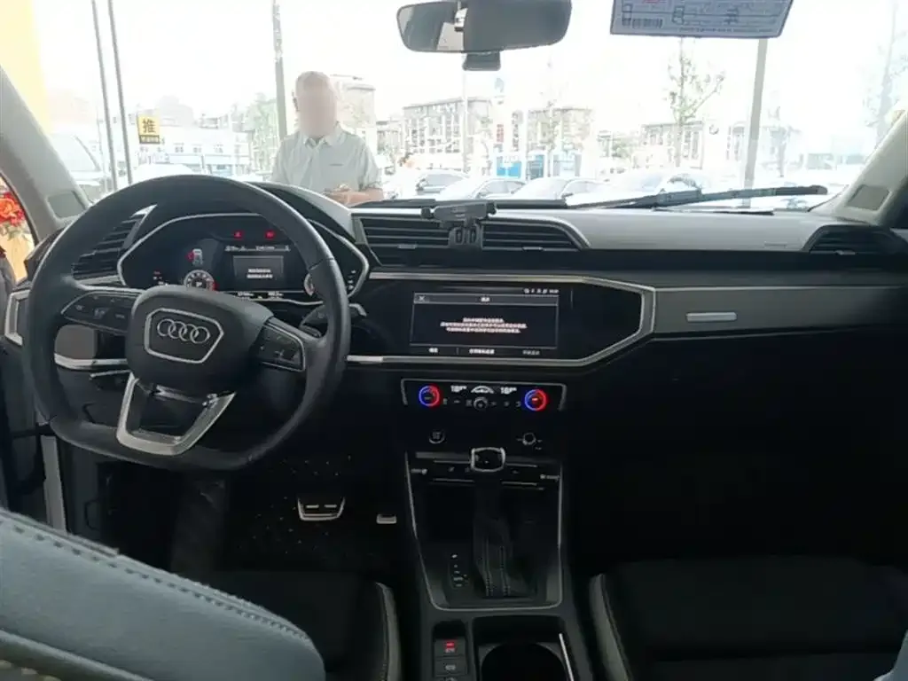 Audi Q3 — фото 2