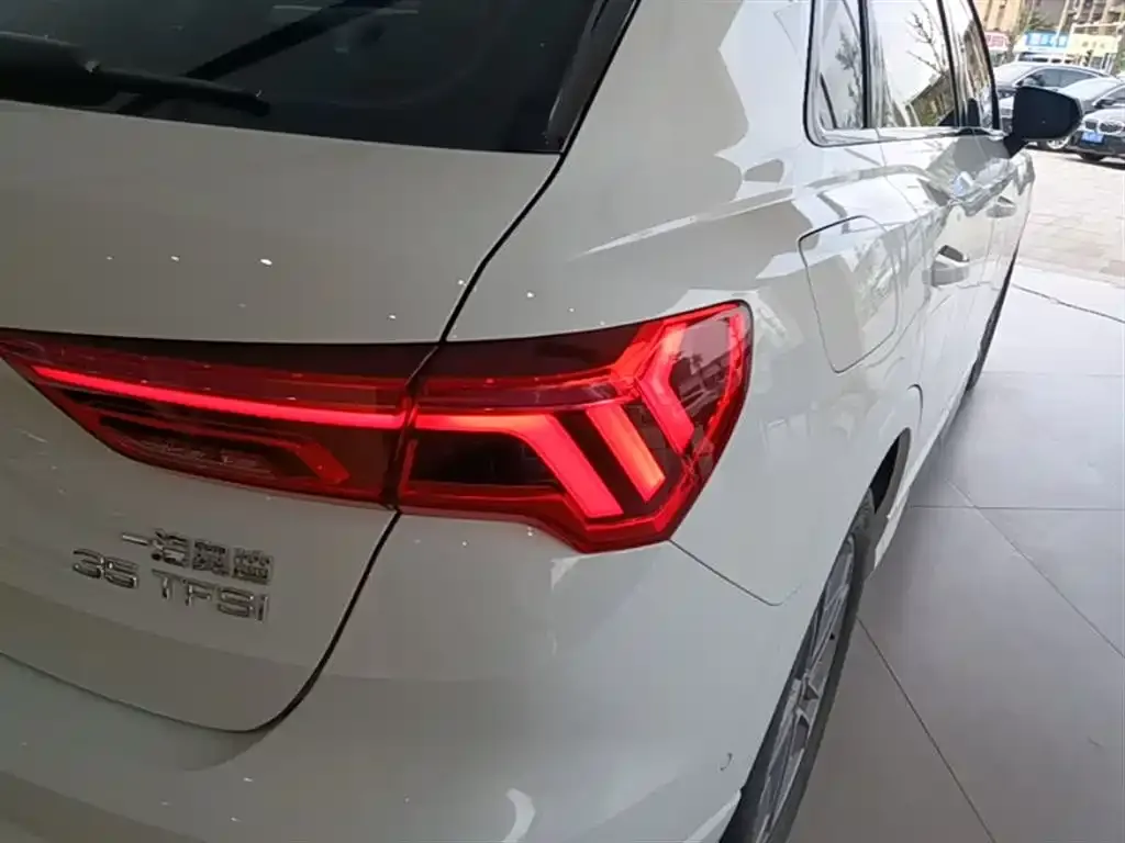 Audi Q3 — фото 5