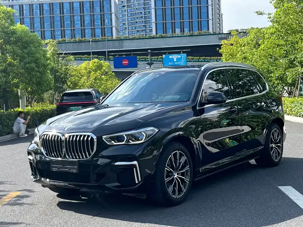 BMW X5 — фото 1
